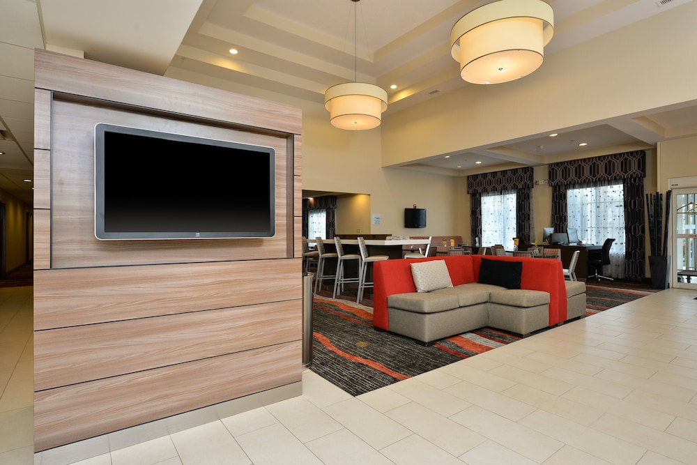 Holiday Inn Express Boston - Milford by IHG — Hotel rooms in Milford, Massachusetts