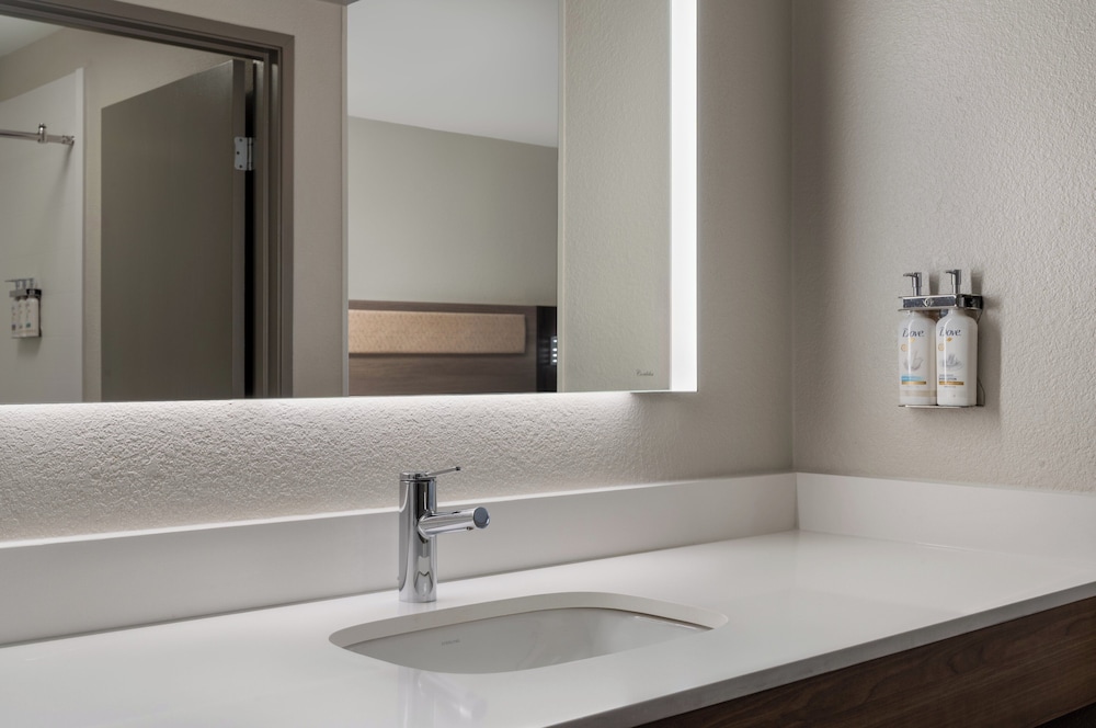 Holiday Inn Express Boston - Milford by IHG — Hotel rooms in Milford, Massachusetts