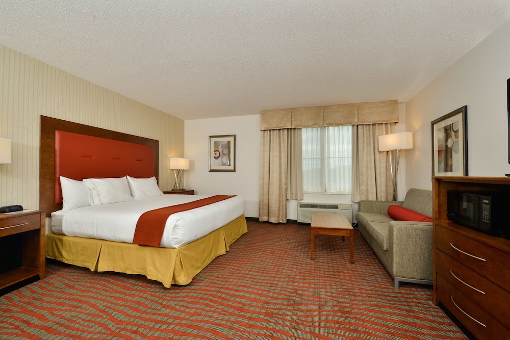 Holiday Inn Express Boston - Milford by IHG — Hotel rooms in Milford, Massachusetts