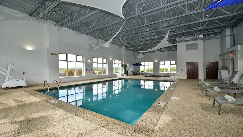Holiday Inn Express Boston - Milford by IHG — Swimming pool in Milford, Massachusetts
