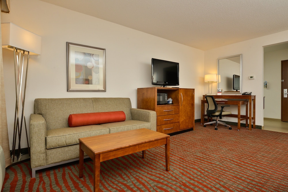 Holiday Inn Express Boston - Milford by IHG — Hotel rooms in Milford, Massachusetts