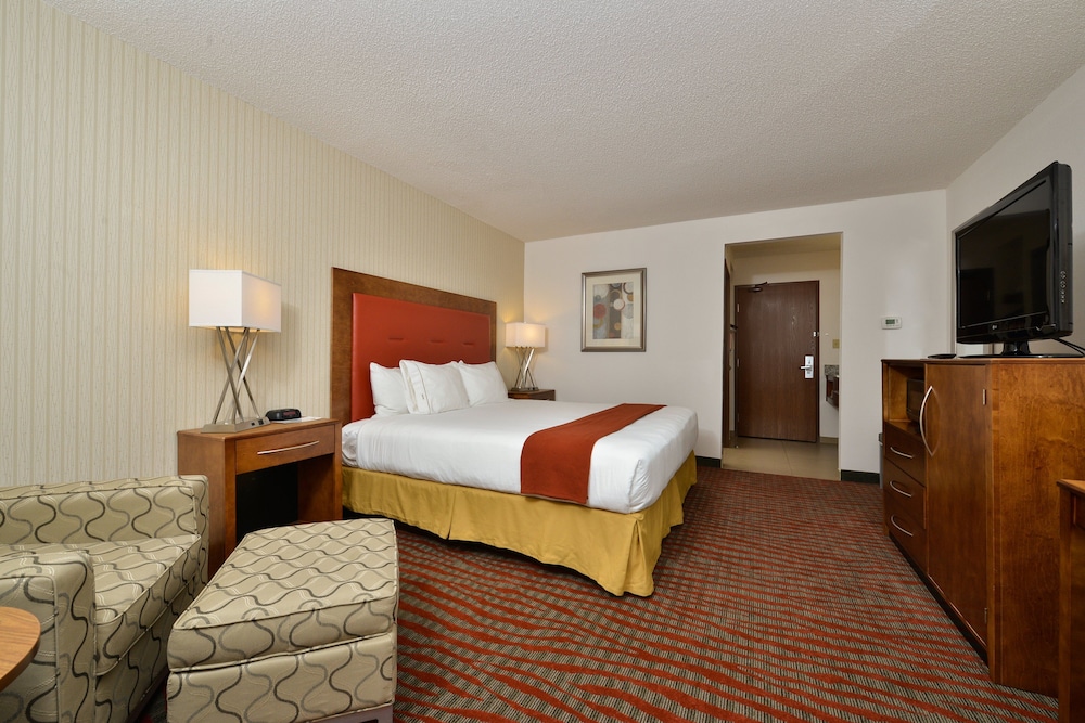 Holiday Inn Express Boston - Milford by IHG — Hotel rooms in Milford, Massachusetts