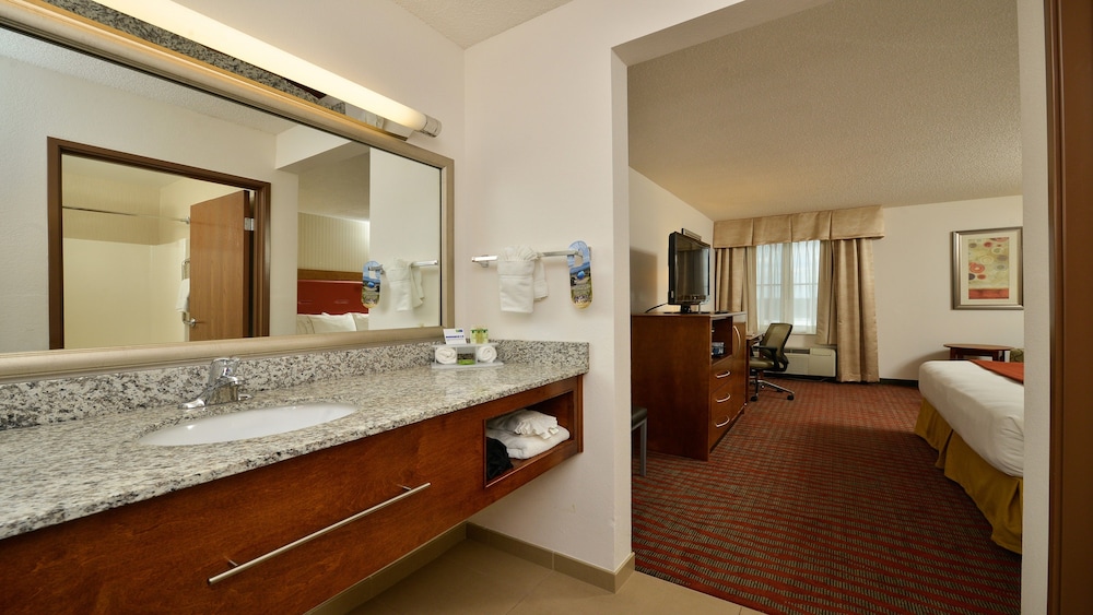 Holiday Inn Express Boston - Milford by IHG — Hotel rooms in Milford, Massachusetts