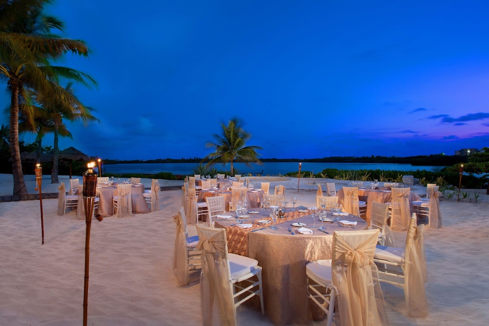 The Westin Cancun Resort & Spa — Restaurant & bars in Cancun, Quintana Roo