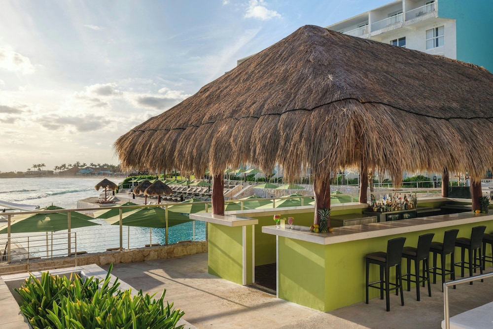 The Westin Cancun Resort & Spa — Restaurant & bars in Cancun, Quintana Roo