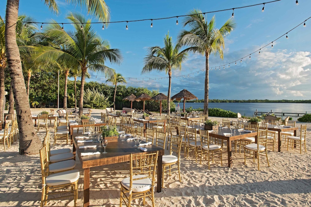 The Westin Cancun Resort & Spa — Restaurant & bars in Cancun, Quintana Roo