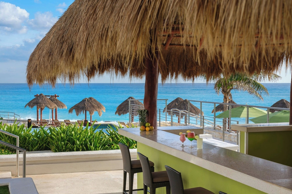 The Westin Cancun Resort & Spa — Restaurant & bars in Cancun, Quintana Roo