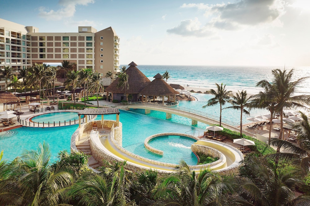 The Westin Lagunamar Ocean Resort Villas & Spa, Cancun — Swimming pool in Cancun, Quintana Roo