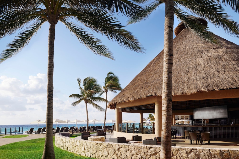 The Westin Lagunamar Ocean Resort Villas & Spa, Cancun — Restaurant & bars in Cancun, Quintana Roo