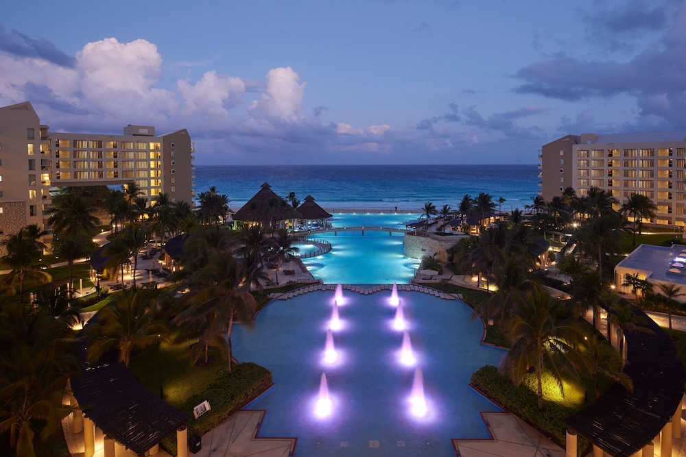 The Westin Lagunamar Ocean Resort Villas & Spa, Cancun — Swimming pool in Cancun, Quintana Roo