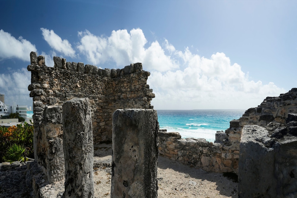 The Westin Lagunamar Ocean Resort Villas & Spa, Cancun — Attractions in the area in Cancun, Quintana Roo