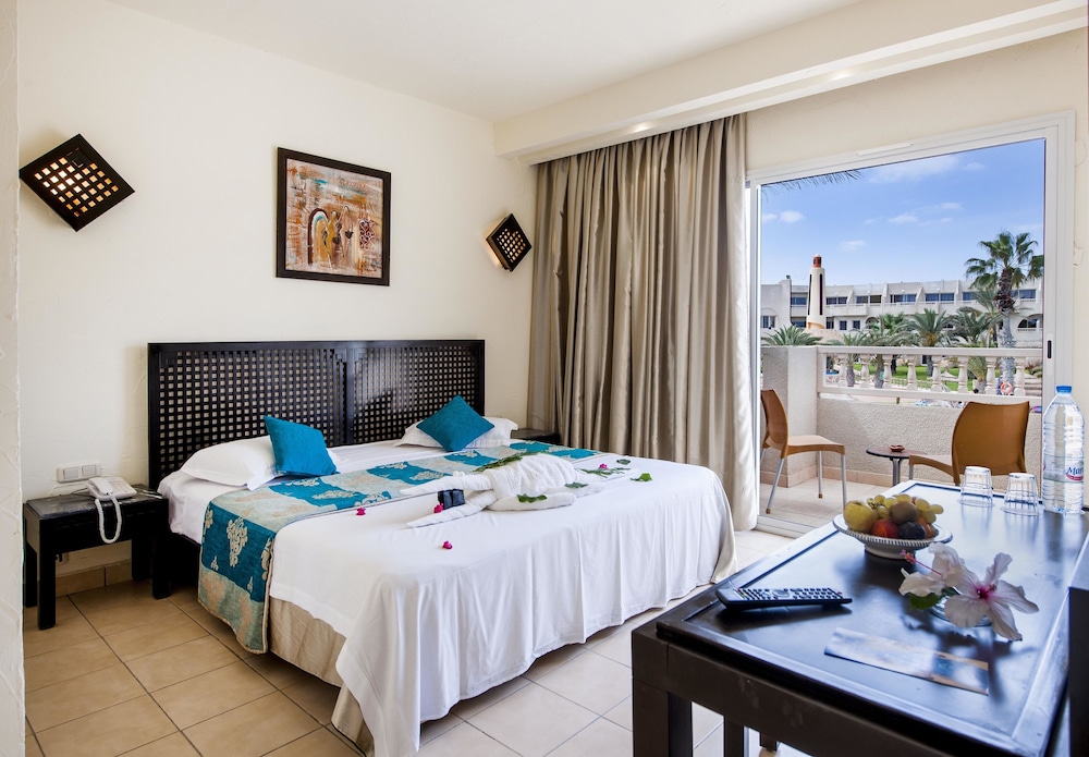 Welcome Meridiana Resort - Families and Couples Only — Hotel rooms in Aghir, Medenine