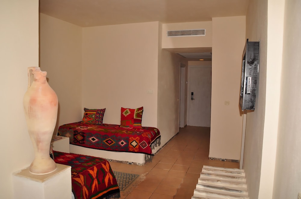Welcome Meridiana Resort - Families and Couples Only — Hotel rooms in Aghir, Medenine
