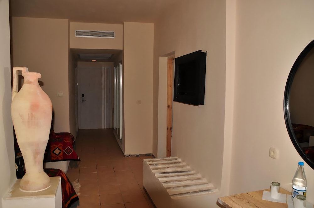Welcome Meridiana Resort - Families and Couples Only — Hotel rooms in Aghir, Medenine