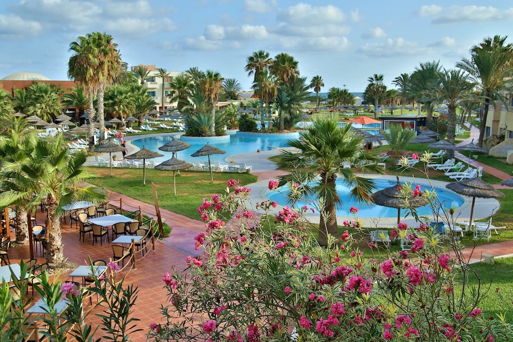 Welcome Meridiana Resort - Families and Couples Only — Swimming pool in Aghir, Medenine