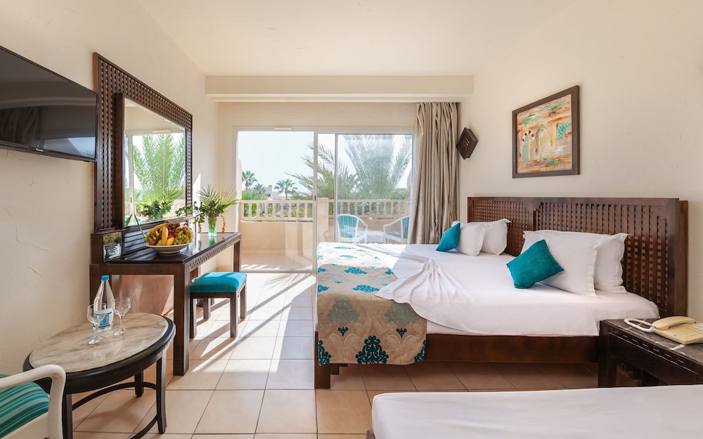 Welcome Meridiana Resort - Families and Couples Only — Hotel rooms in Aghir, Medenine