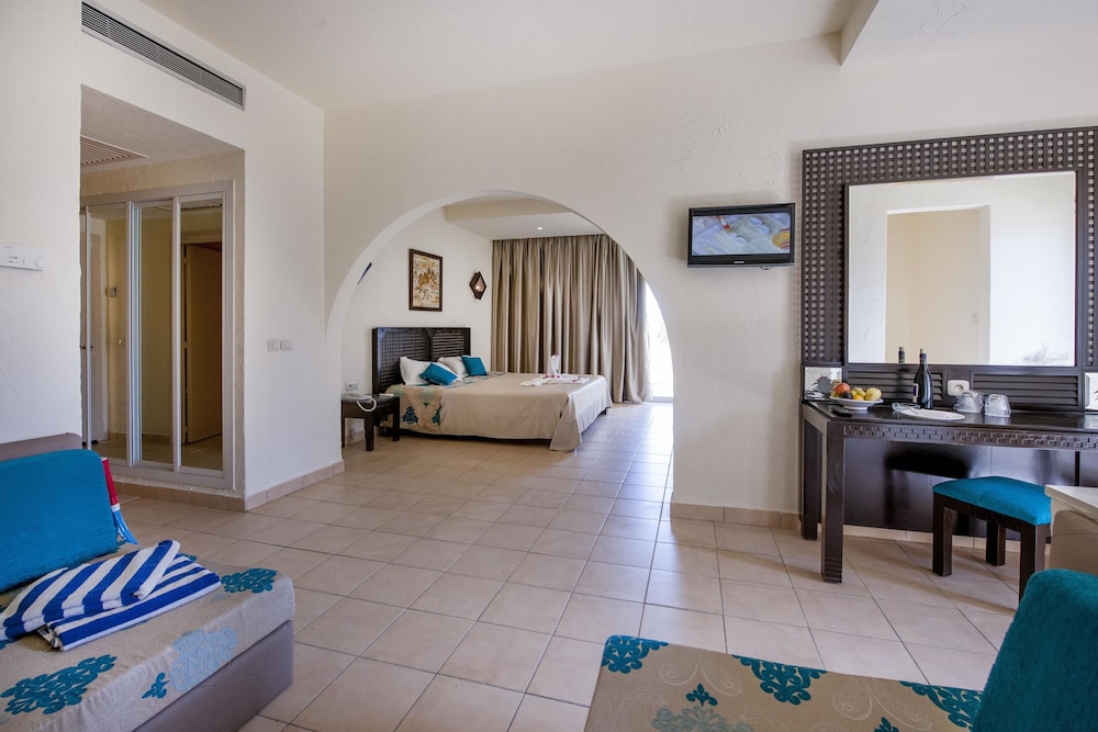 Welcome Meridiana Resort - Families and Couples Only — Hotel rooms in Aghir, Medenine