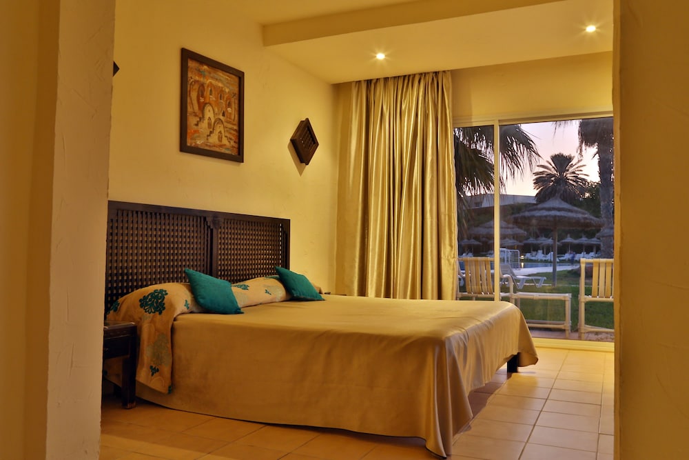 Welcome Meridiana Resort - Families and Couples Only — Hotel rooms in Aghir, Medenine
