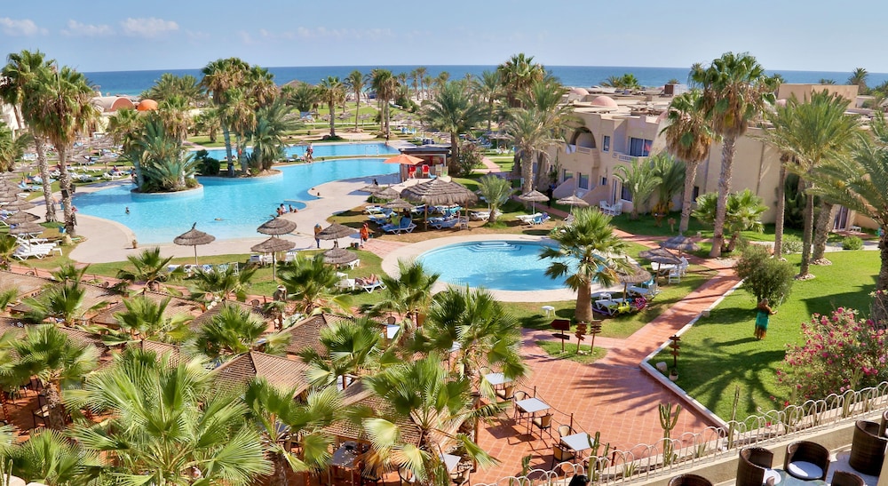 Welcome Meridiana Resort - Families and Couples Only — Swimming pool in Aghir, Medenine
