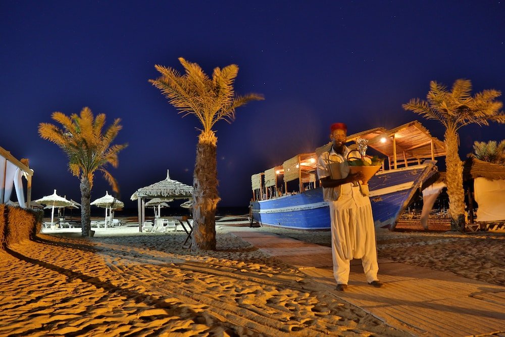 Welcome Meridiana Resort - Families and Couples Only — Beach in Aghir, Medenine