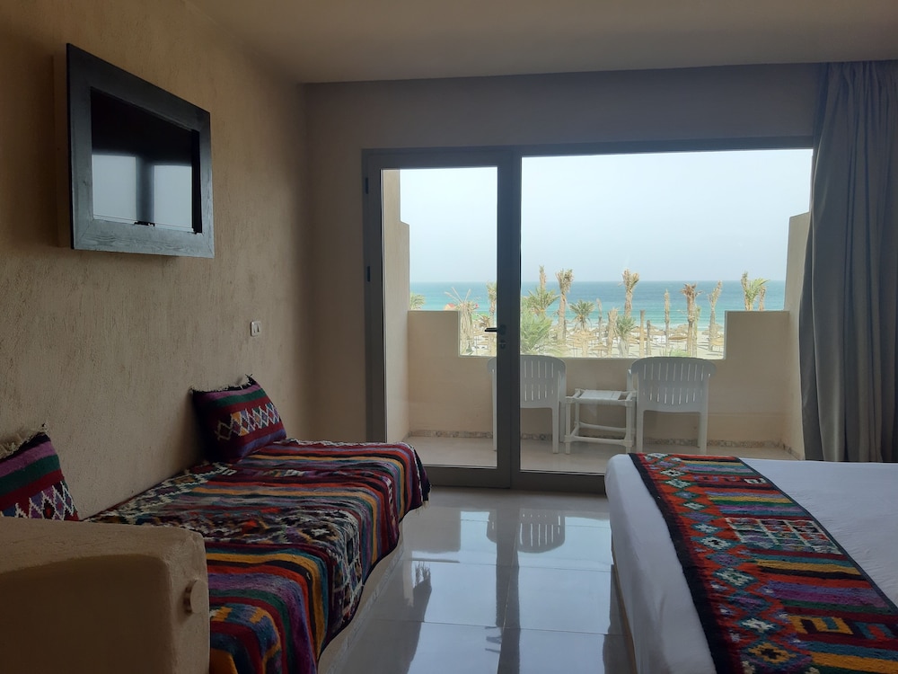 Welcome Meridiana Resort - Families and Couples Only — Hotel rooms in Aghir, Medenine