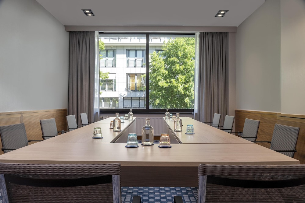 DoubleTree by Hilton Berlin Ku'damm — Hotel building in Berlin, Berlin