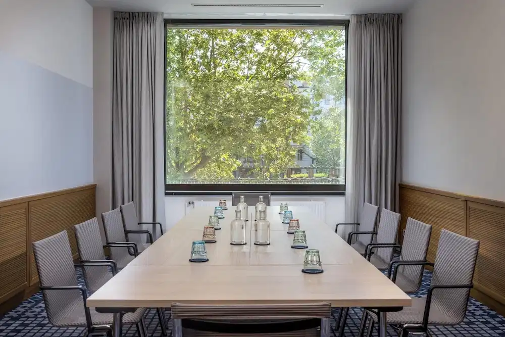 DoubleTree by Hilton Berlin Ku'damm — Hotel building in Berlin, Berlin