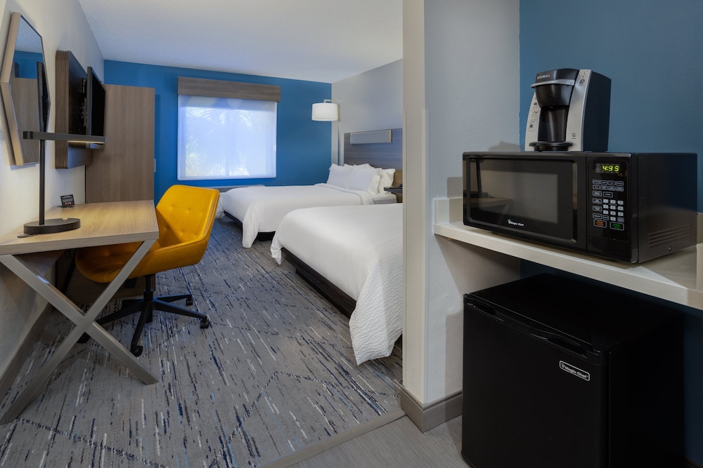 Holiday Inn Express Hotel & Suites New Tampa I-75 by IHG — Hotel rooms in Tampa, Florida
