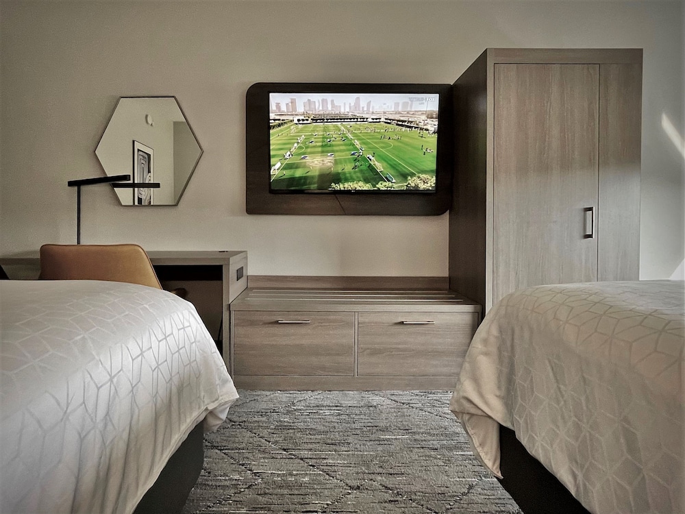 Holiday Inn Express Hotel & Suites New Tampa I-75 by IHG — Hotel rooms in Tampa, Florida