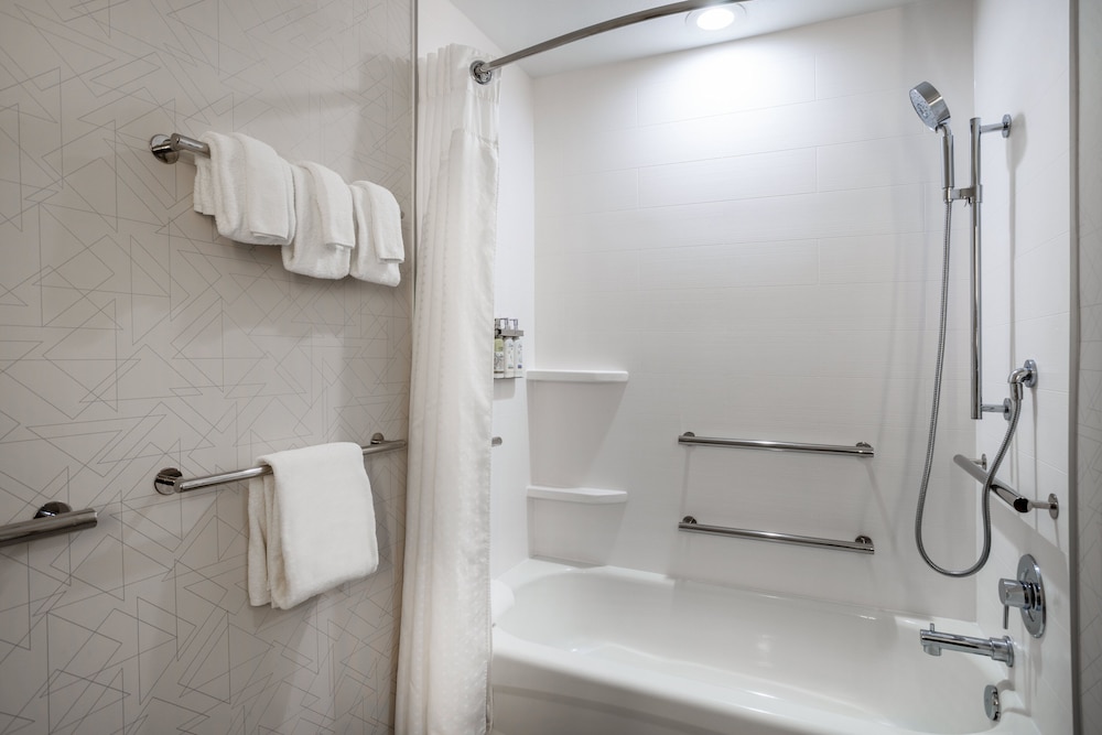 Holiday Inn Express Hotel & Suites New Tampa I-75 by IHG — Hotel rooms in Tampa, Florida