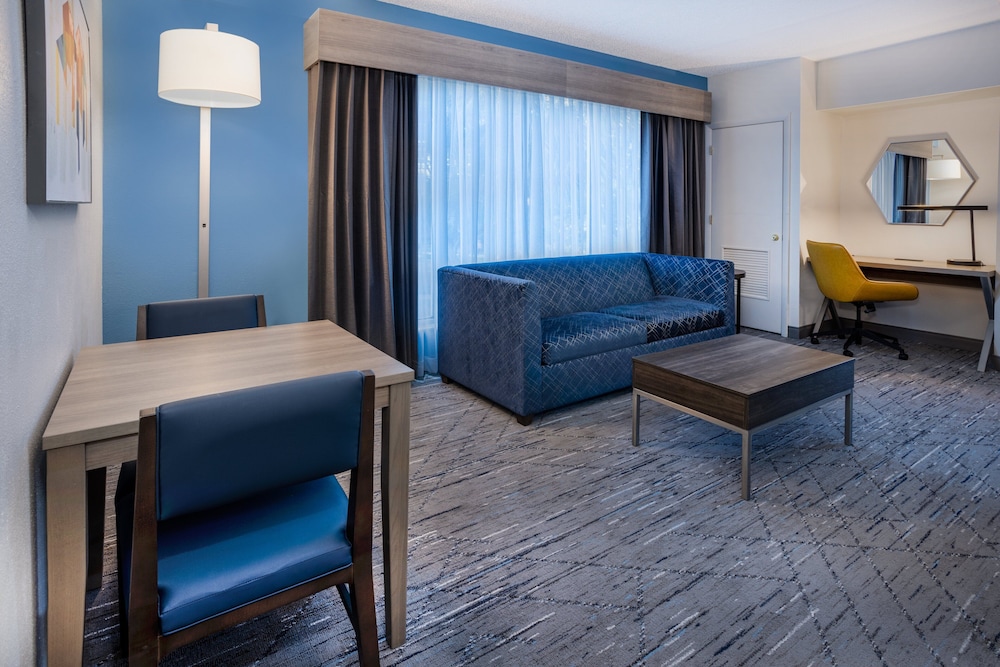 Holiday Inn Express Hotel & Suites New Tampa I-75 by IHG — Hotel rooms in Tampa, Florida