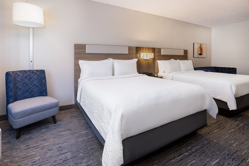 Holiday Inn Express Hotel & Suites New Tampa I-75 by IHG — Hotel rooms in Tampa, Florida
