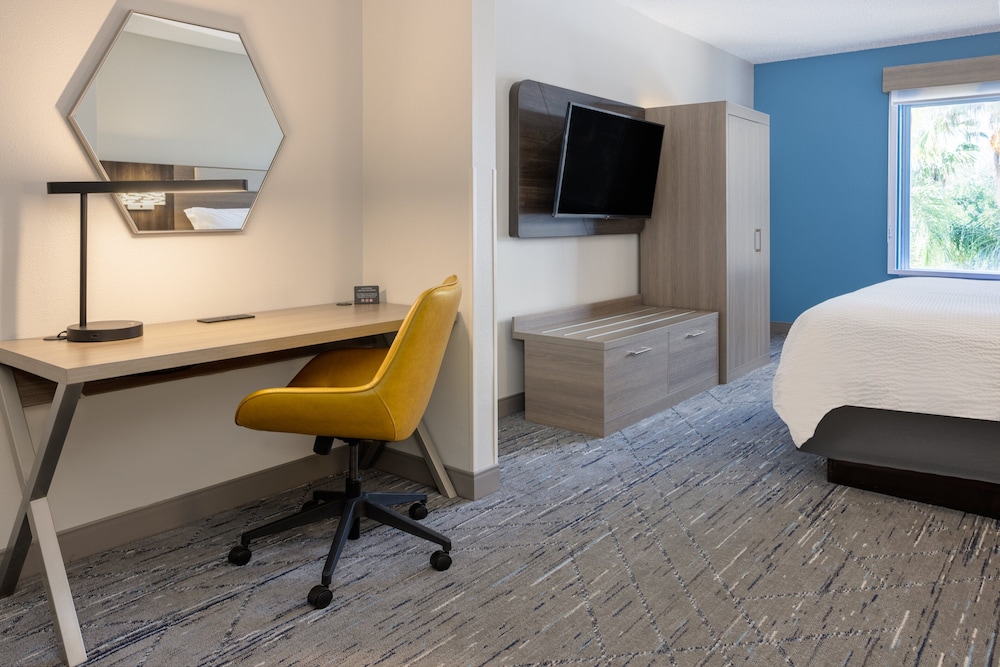 Holiday Inn Express Hotel & Suites New Tampa I-75 by IHG — Hotel rooms in Tampa, Florida