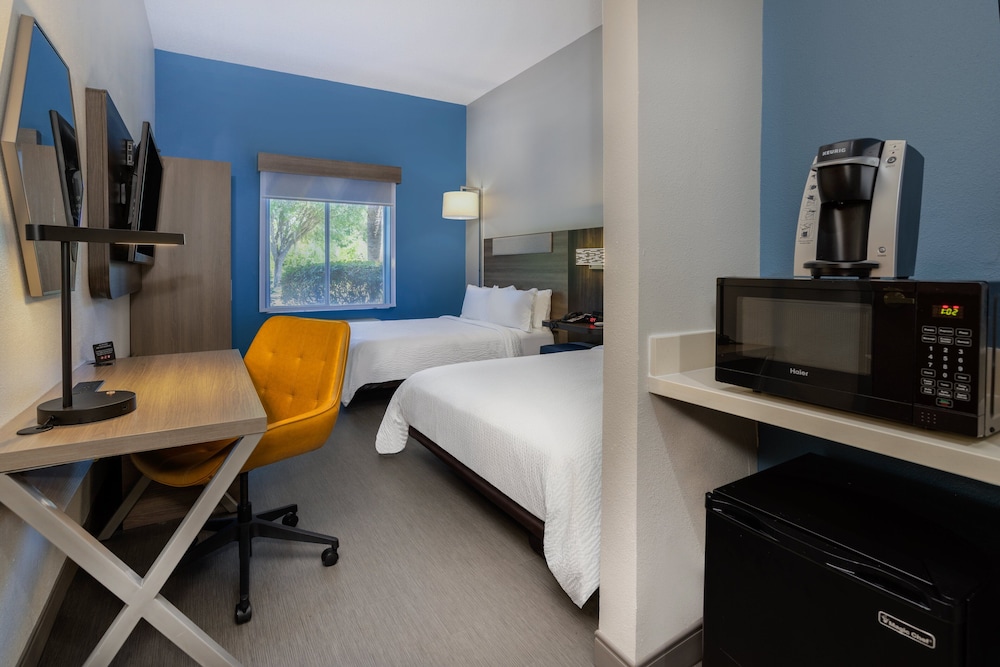 Holiday Inn Express Hotel & Suites New Tampa I-75 by IHG — Hotel rooms in Tampa, Florida