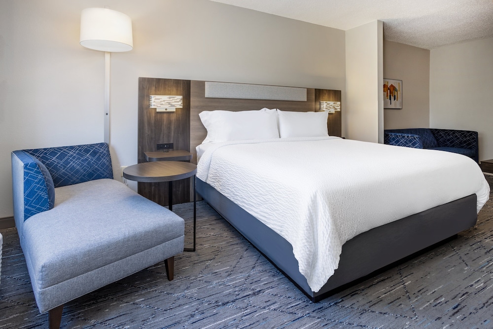 Holiday Inn Express Hotel & Suites New Tampa I-75 by IHG — Hotel rooms in Tampa, Florida