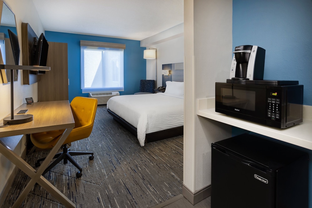 Holiday Inn Express Hotel & Suites New Tampa I-75 by IHG — Hotel rooms in Tampa, Florida