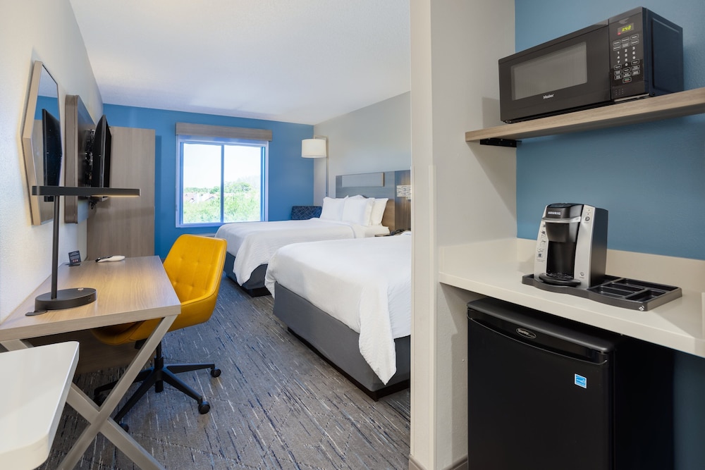 Holiday Inn Express Hotel & Suites New Tampa I-75 by IHG — Hotel rooms in Tampa, Florida
