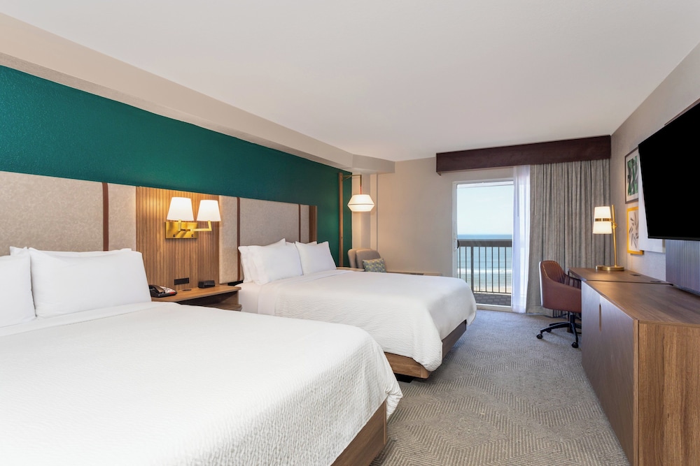 Holiday Inn & Suites Daytona Beach on the Ocean by IHG — Hotel rooms in Daytona Beach, Florida