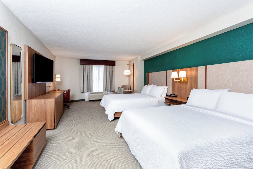 Holiday Inn & Suites Daytona Beach on the Ocean by IHG — Hotel rooms in Daytona Beach, Florida