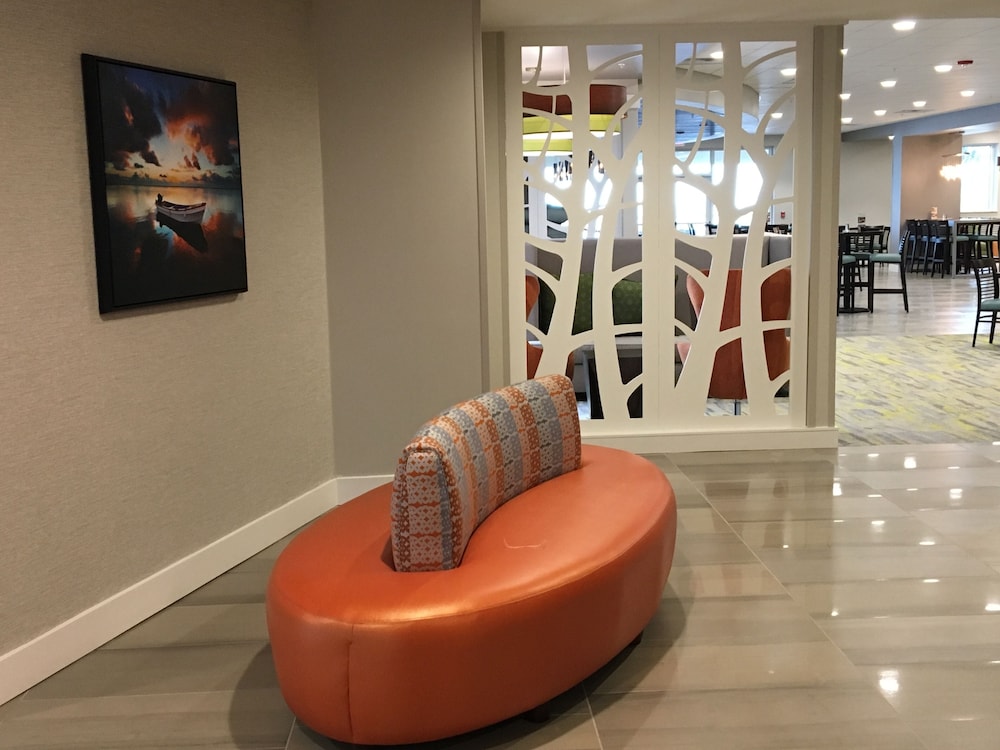 Holiday Inn & Suites Daytona Beach on the Ocean by IHG — Restaurant & bars in Daytona Beach, Florida