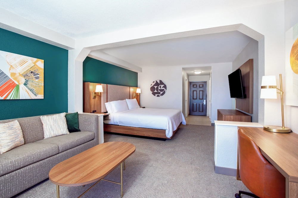 Holiday Inn & Suites Daytona Beach on the Ocean by IHG — Hotel rooms in Daytona Beach, Florida