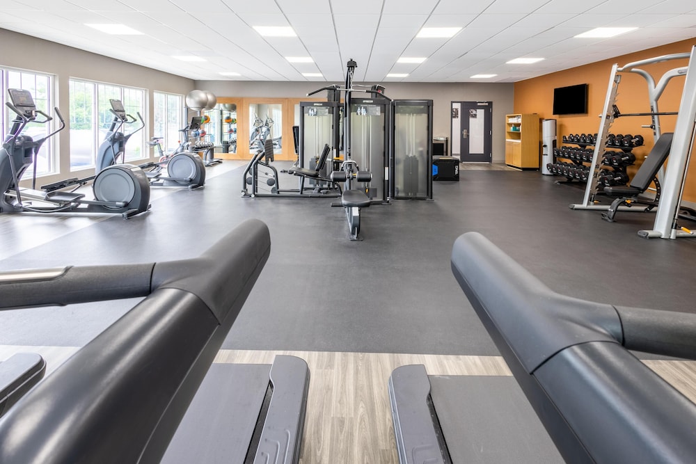Hampton Inn & Suites Newark Airport Elizabeth — Sports & recreation in Elizabeth, New Jersey