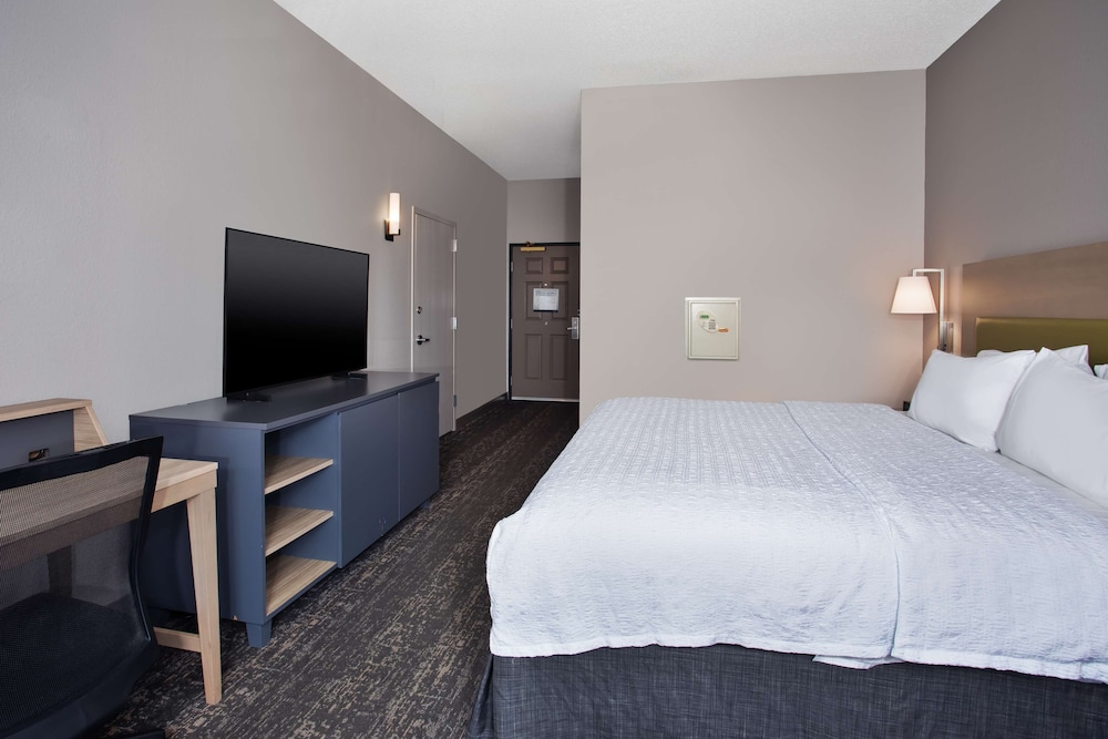 Hampton Inn & Suites Newark Airport Elizabeth — Hotel rooms in Elizabeth, New Jersey