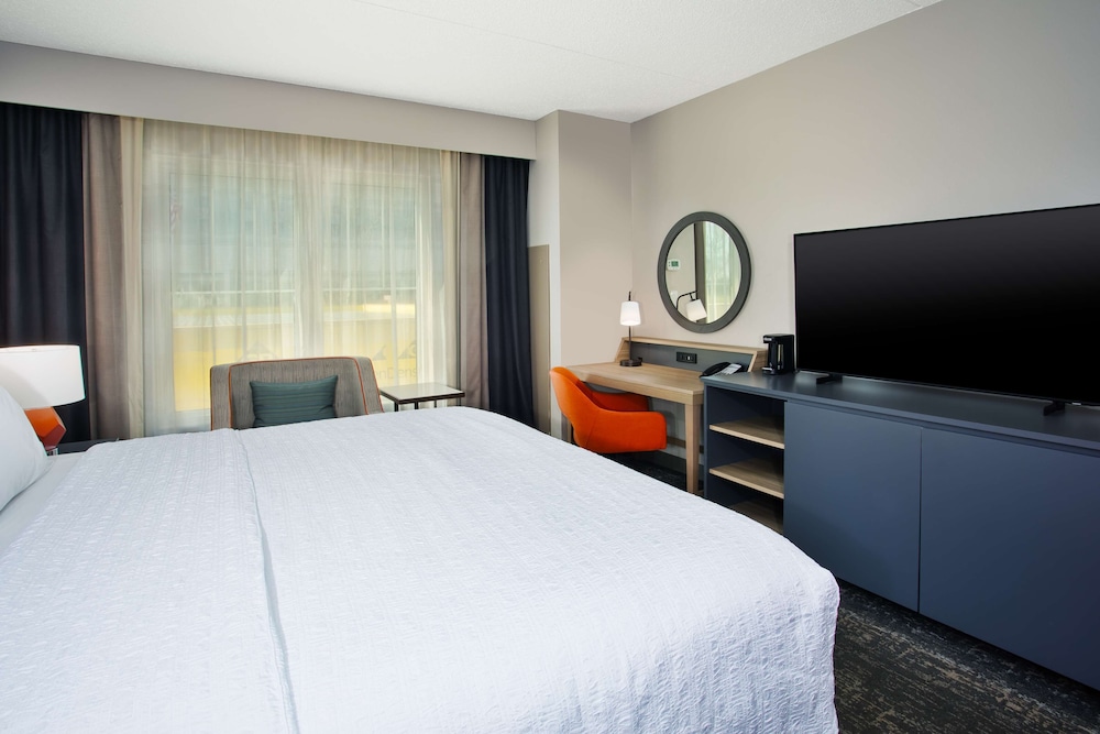 Hampton Inn & Suites Newark Airport Elizabeth — Hotel rooms in Elizabeth, New Jersey