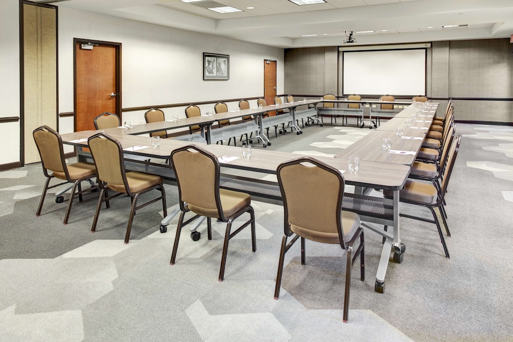 Hyatt Place Busch Gardens — Hotel building in Tampa, Florida
