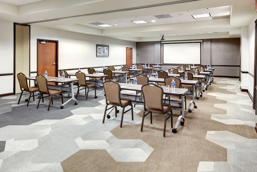 Hyatt Place Busch Gardens — Hotel building in Tampa, Florida
