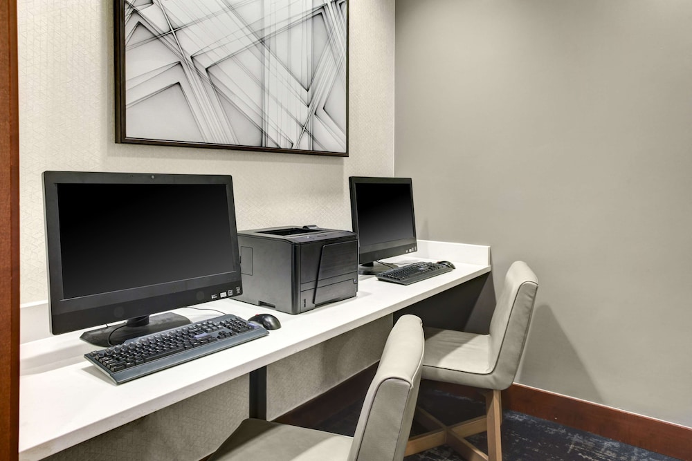 Hyatt Place Busch Gardens — Hotel building in Tampa, Florida