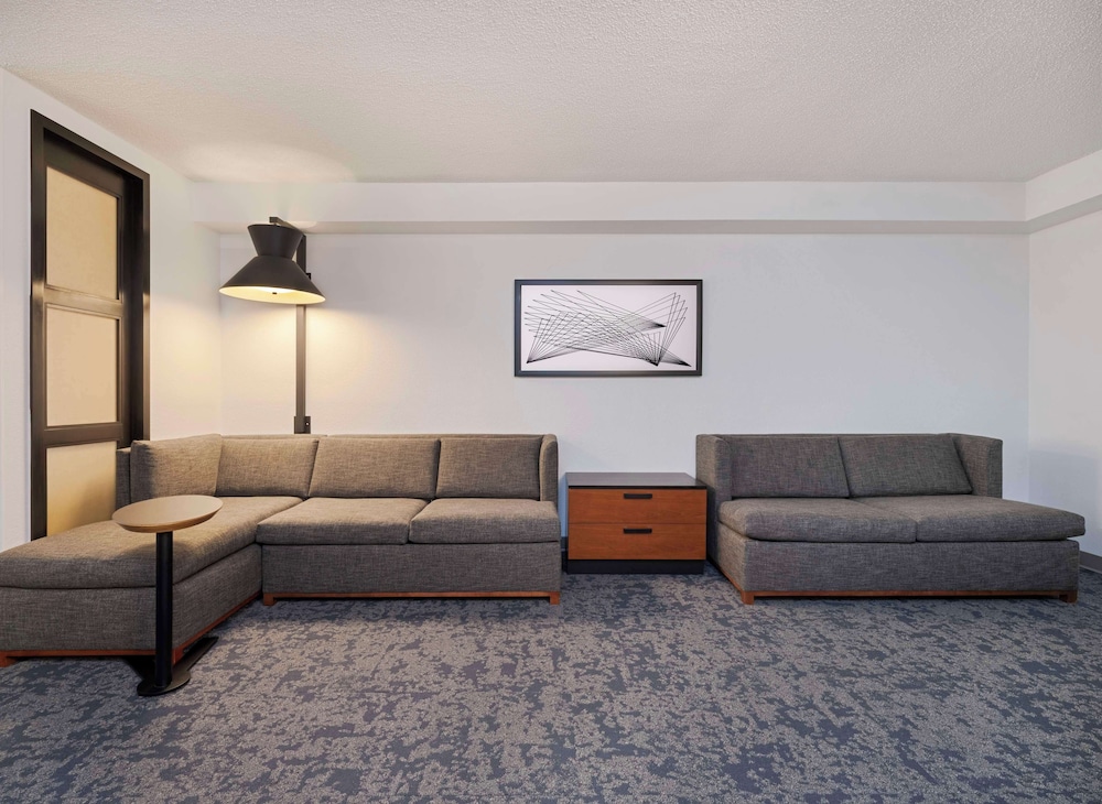 Hyatt Place Busch Gardens — Hotel rooms in Tampa, Florida