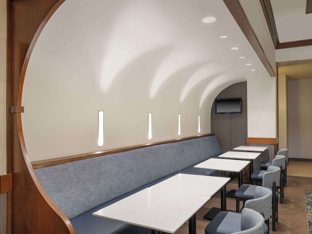 Hyatt Place Busch Gardens — Restaurant & bars in Tampa, Florida