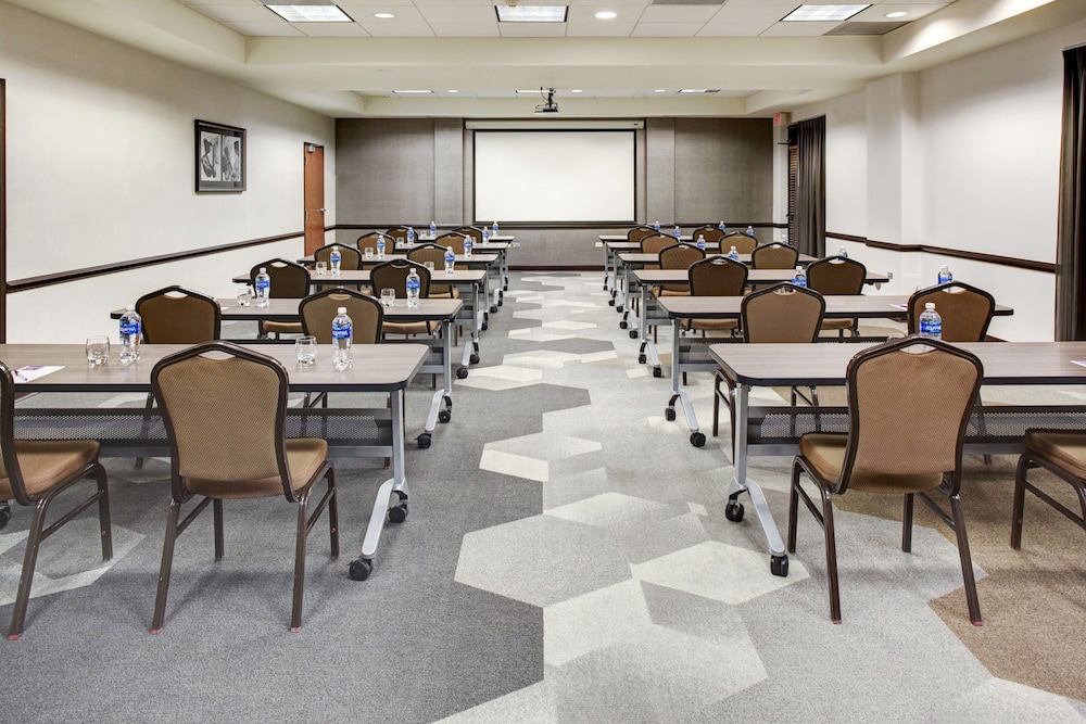 Hyatt Place Busch Gardens — Hotel building in Tampa, Florida